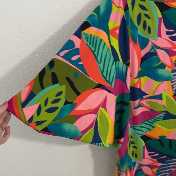 NWT- Trina Turk- Rainforest Swim tunic cover-up- Size Medium - Picture 11 of 12